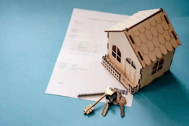 Housing Market: Rising Listings & Economic Uncertainty