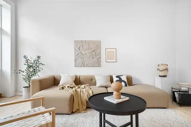 Luxury Estates with Tennis Courts: A Property Roundup