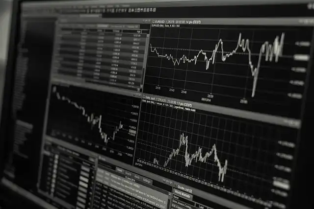 Market Sentiment Rebounds Amidst Economic Concerns